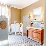 Bed & Breakfast Chateau Sainte Cecile D'hotes / In Castle Chateau Sainte Cecile *