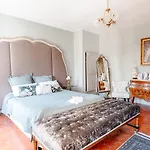 Bed & Breakfast Chateau Sainte Cecile D'hotes / In Castle Chateau Sainte Cecile *