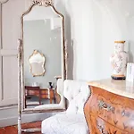 Bed & Breakfast Chateau Sainte Cecile D'hotes / In Castle Chateau Sainte Cecile