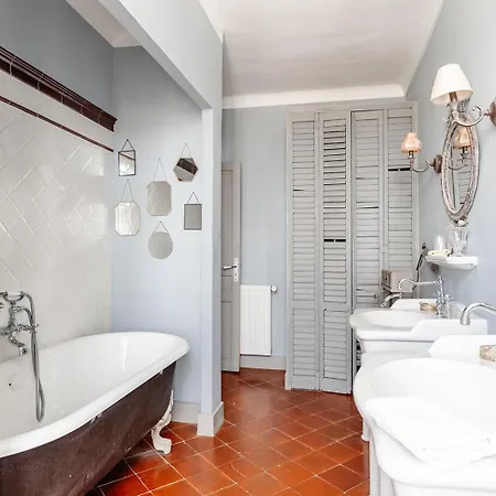 Chateau Sainte Cecile D'hotes / In Castle Chateau Sainte Cecile Bed & Breakfast