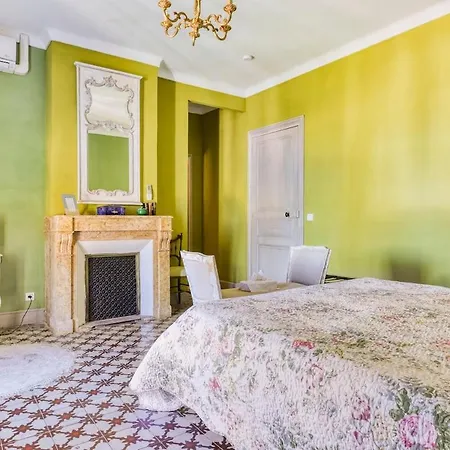 Chateau Sainte Cecile D'hotes / In Castle Chateau Sainte Cecile Bed & Breakfast