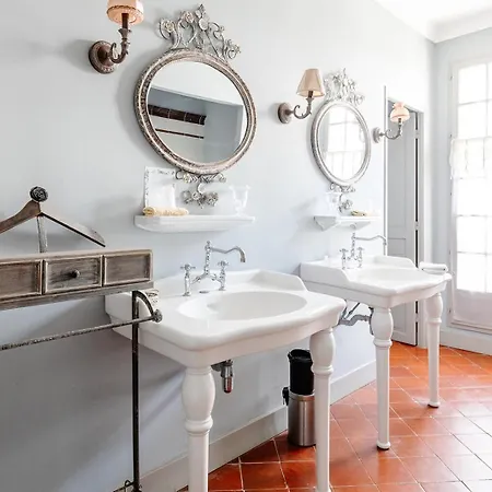 Chateau Sainte Cecile D'hotes / In Castle Chateau Sainte Cecile Bed & Breakfast *