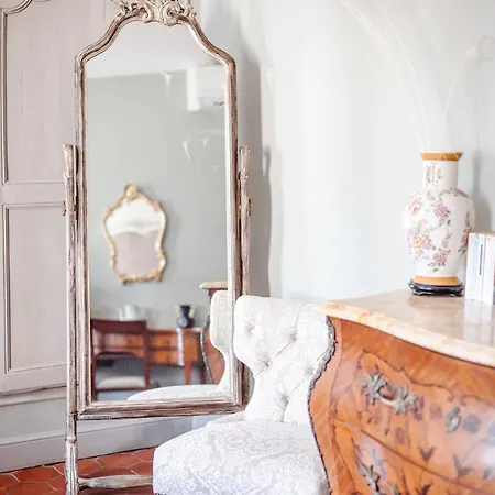 Bed & Breakfast Chateau Sainte Cecile D'hotes / In Castle Chateau Sainte Cecile